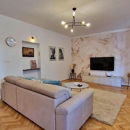 Apartment Hana 奥米什 外观 照片