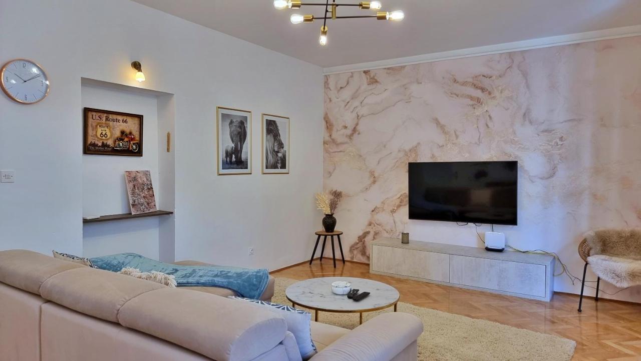 Apartment Hana 奥米什 外观 照片