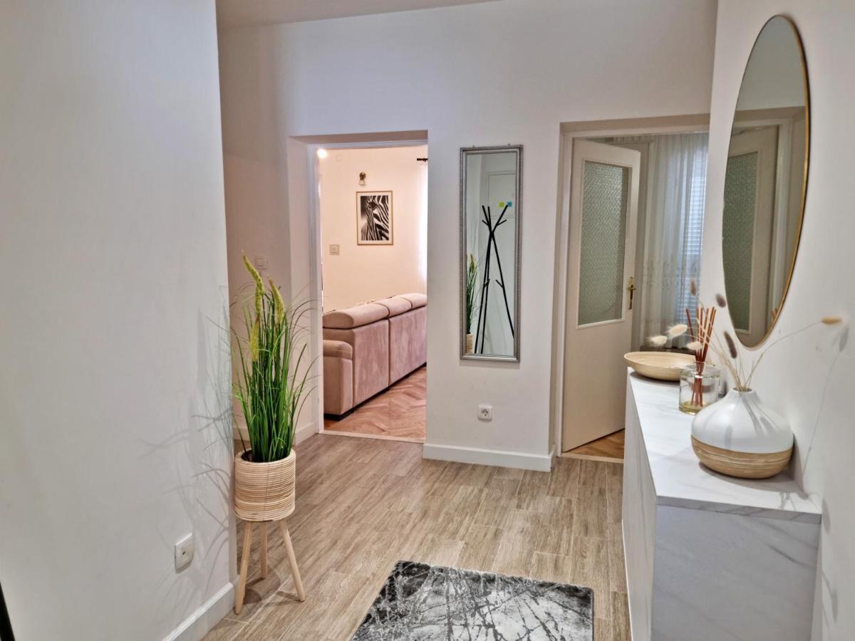 Apartment Hana 奥米什 外观 照片