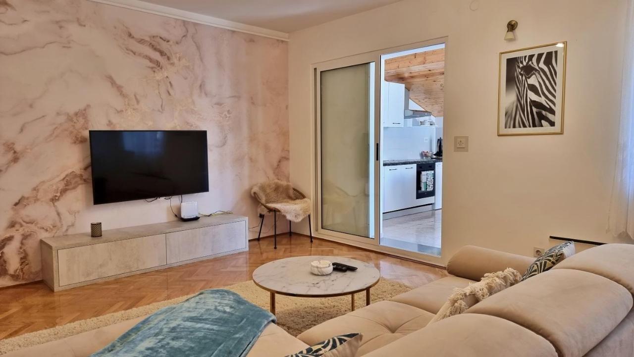 Apartment Hana 奥米什 外观 照片