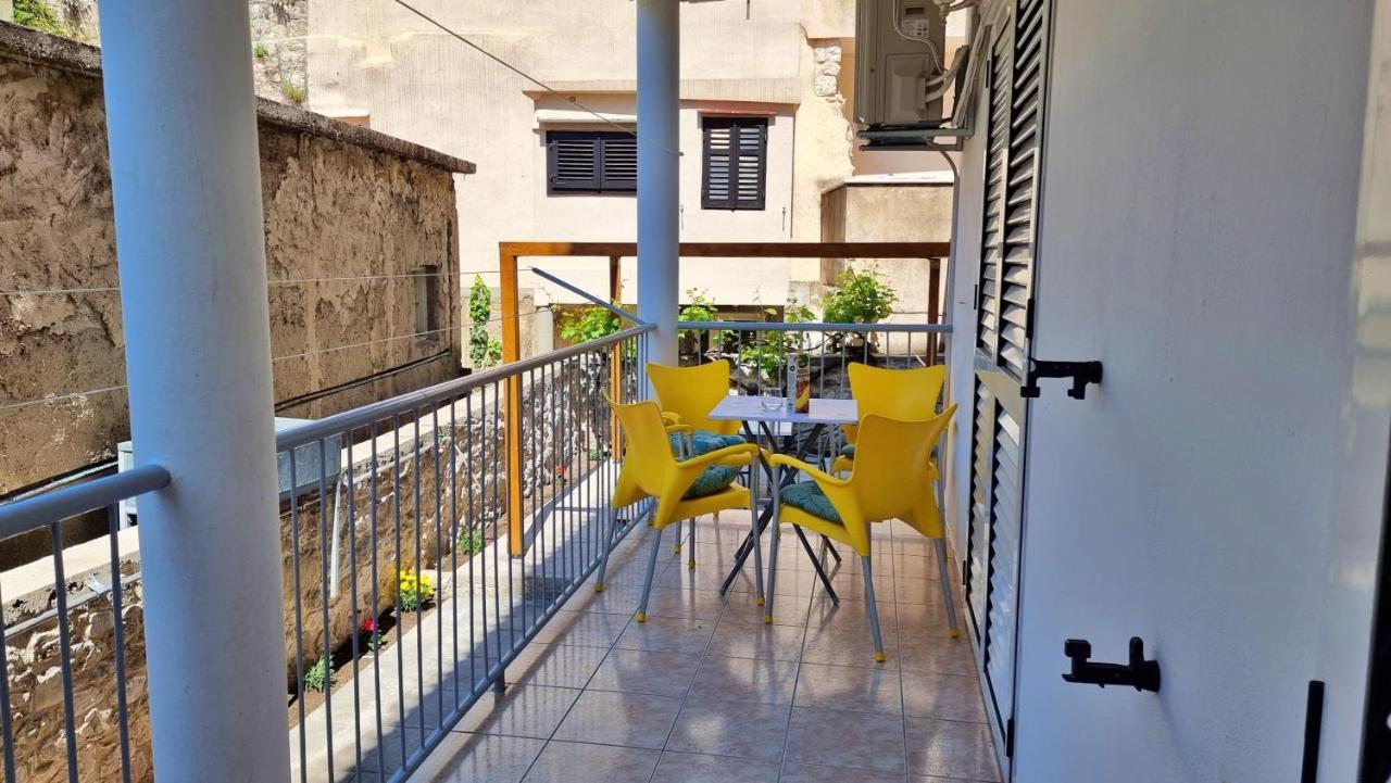 Apartment Hana 奥米什 外观 照片