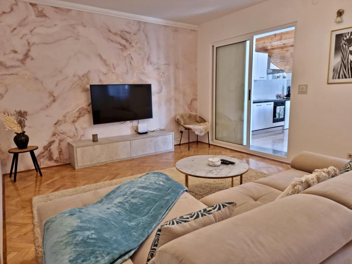 Apartment Hana 奥米什 外观 照片